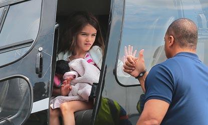 //katie holmes suri cruise helicopter
