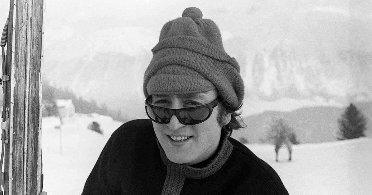 elvis plotted deport john lennon beatle idolized king