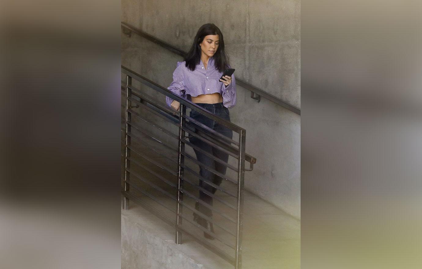 Kourtney Kardashian Abs Crop Top Photos