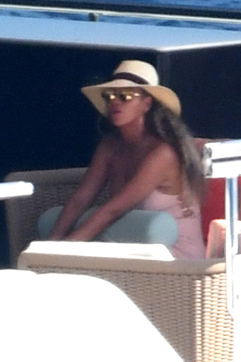 beyonce bikini belly cover up yacht italy