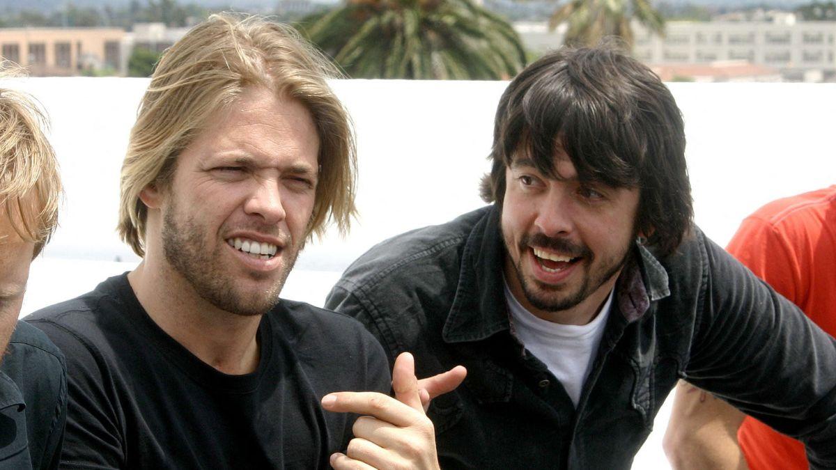 Photo of Taylor Hawkins and Dave Grohl