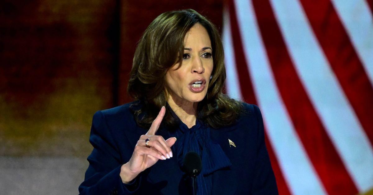 donald trump kamala harris debates crisis hot mics cant stop ranting