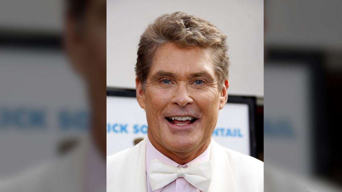 David Hasselhoff has sparked health concerns as the former 'Baywatch' star is seen limping.