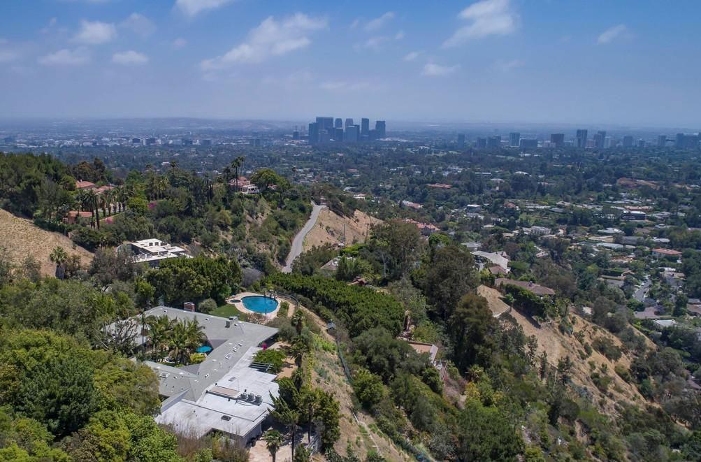 Elizabeth Taylor Hollywood Estates Goes On Market For $15.9 Million