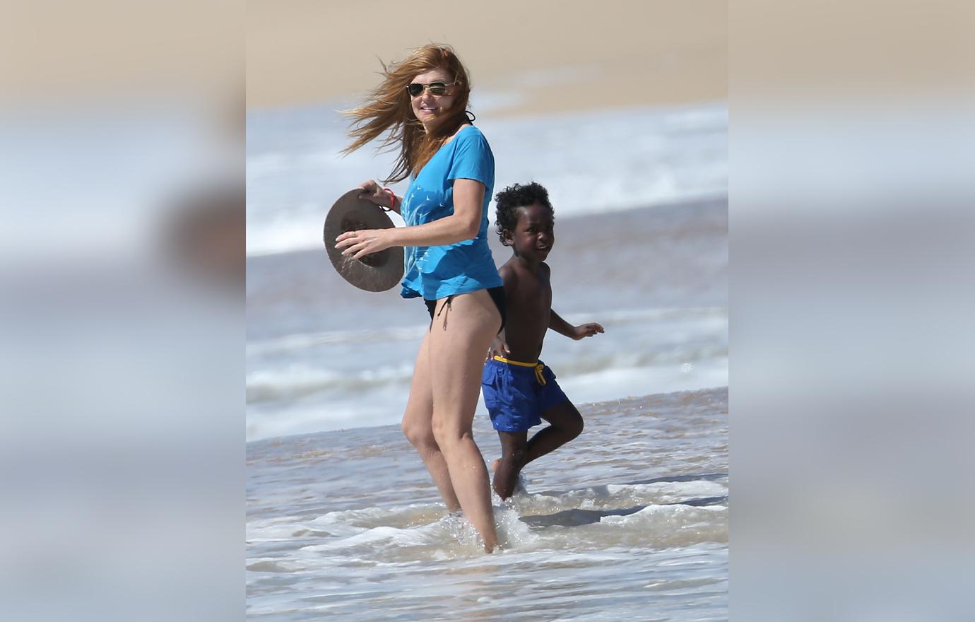 [pics] Connie Britton Nashville Bikini Beach Tv Character Dead Actress On Vacation In Mexico
