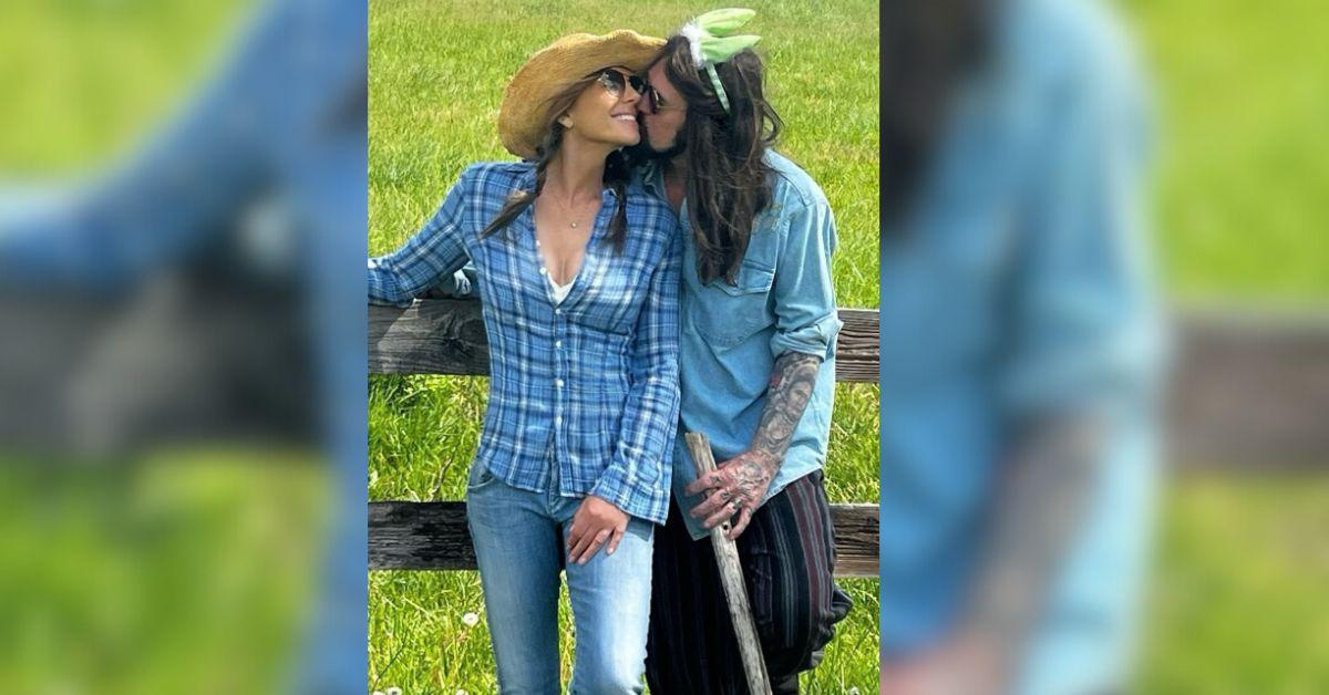 Photo of Elizabeth Hurley and Billy Ray Cyrus