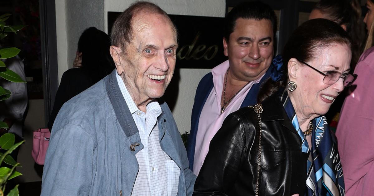 tragic secret bob newhart took to grave revealed comedy icon died wracked by guilt he stole fellow stand ups routine