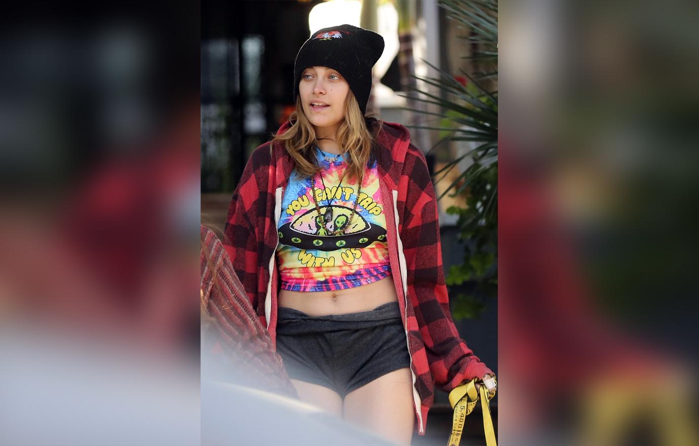 Paris Jackson And Beau Walk Dog After Her Suicide Attempt