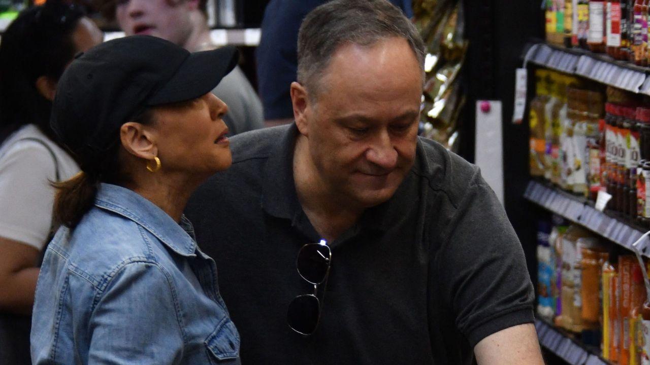Image Of Kamala Harris and Doug Emhoff