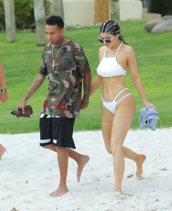 //kylie jenner bikini tyga mexico