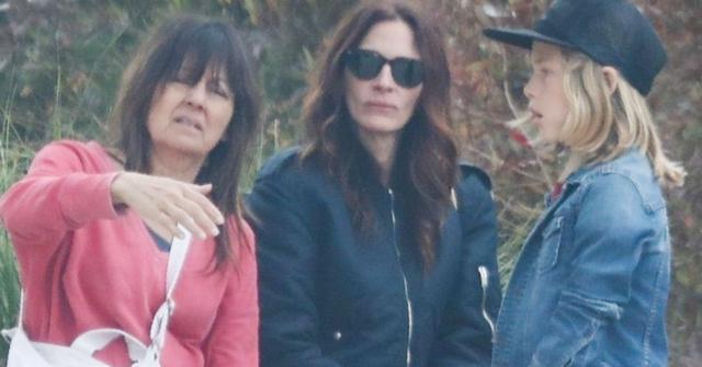 Julia Roberts And Family Enjoy Brunch