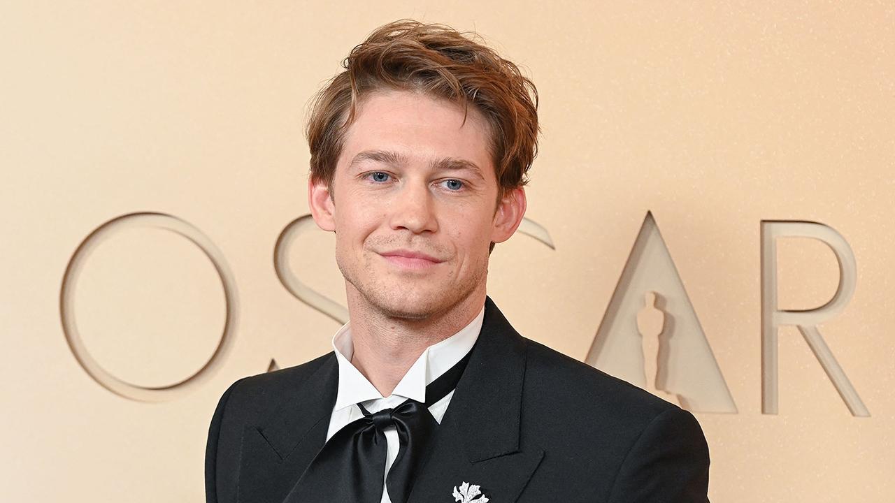 Joe Alwyn wanted to 'resolve some lingering issues' with Taylor Swift, according to a source.