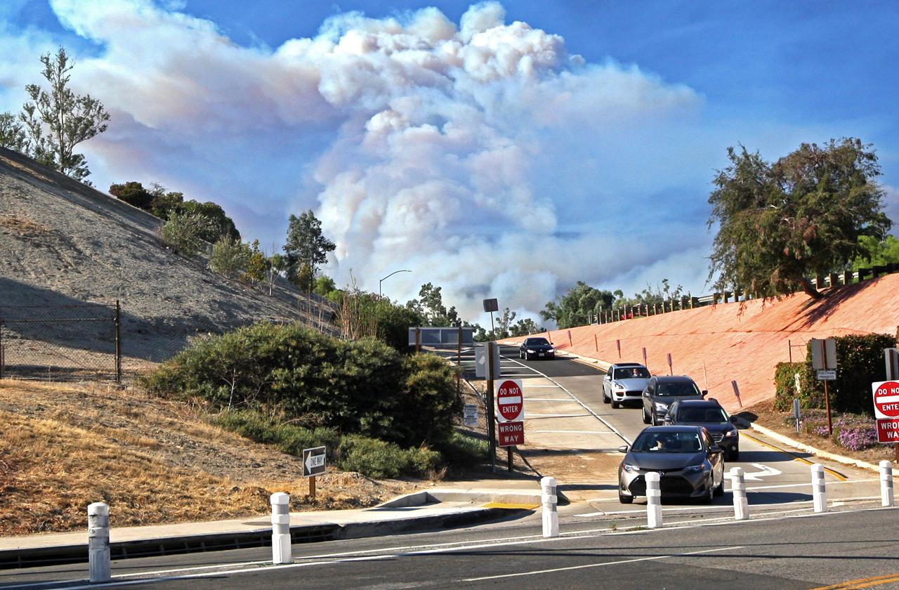 california wildfire devastation celebrity homes evacuation danger