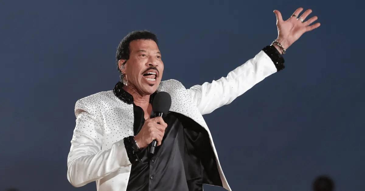 lionel richie backing carrie underwood american idol job