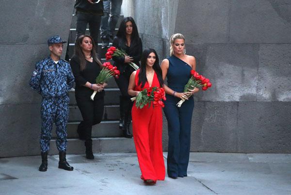 //Kim Kardashian Armenian Genocide Memorial