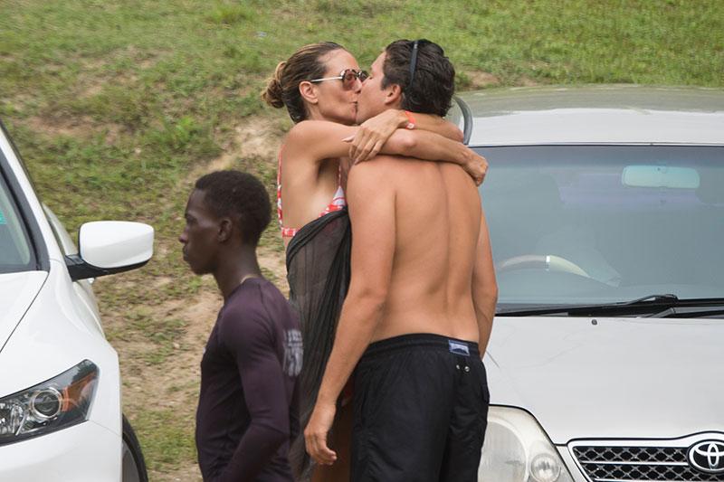 heidi klum bikini kissing pda boyfriend