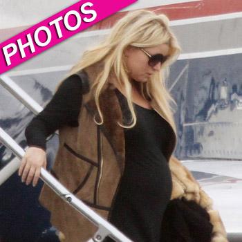 Jessica Simpson Looks (Very) Ready for Baby