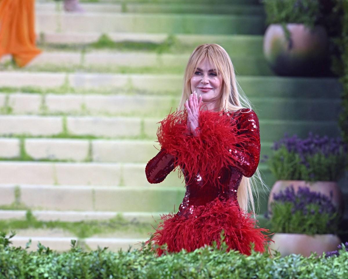 Nick Offerman said Nicole Kidman appeared visibly ill while filming 'Margo's Got Money Troubles' before later receiving IV treatment at a hospital.