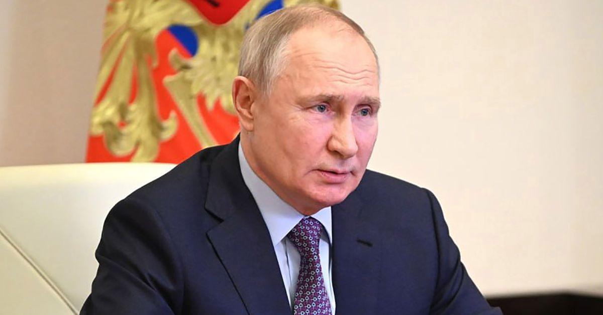 Vladimir Putin Is 'Terribly Scared' Of A Coup From Inside The Kremlin