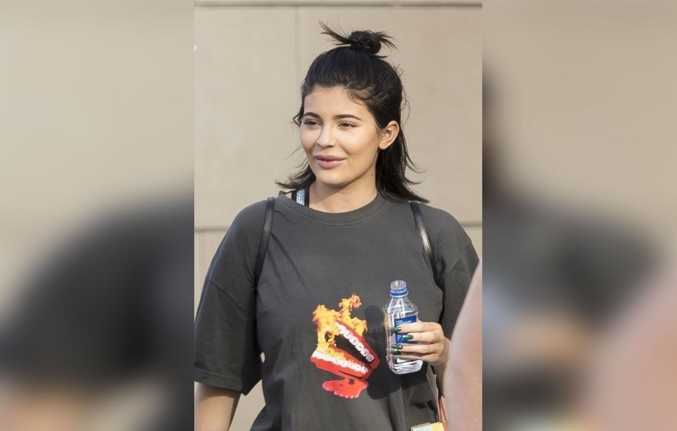 Kylie Jenner Pregnant Photos