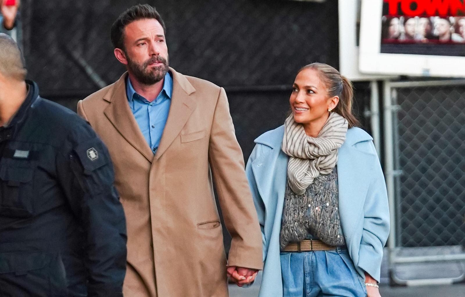 Ben Affleck & Jennifer Lopez Spotted On Romantic Rainy Lunch Date Amid(02)