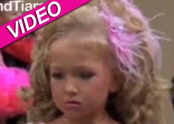 //toddlers tiaras mom angry scream