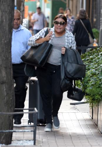 YUM-Oh No! Rachael Ray Packs On The Pounds