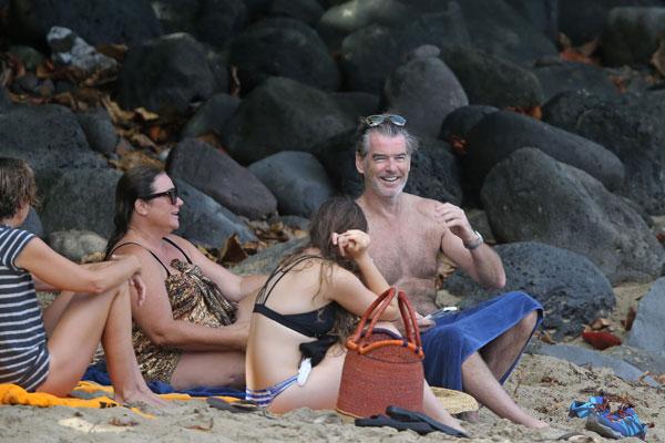 pierce brosnan keely shaye smith shirtless hawaii