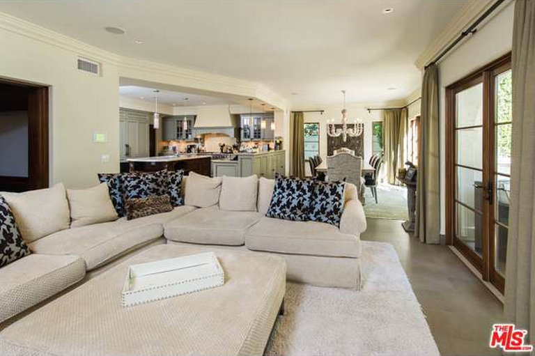 21 Photos Inside Ashley Tisdale’s Home — On Sale For 2.599 Million