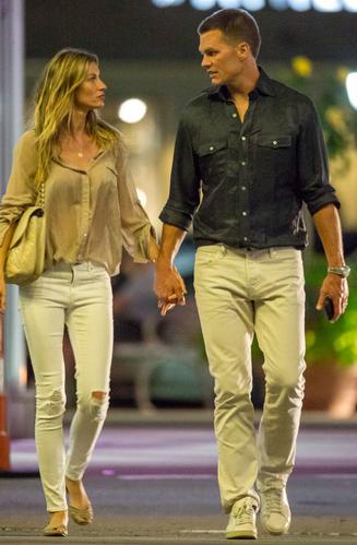 What Divorce? Tom Brady & Gisele Bundchen Are Cozy On Movie Date After ...