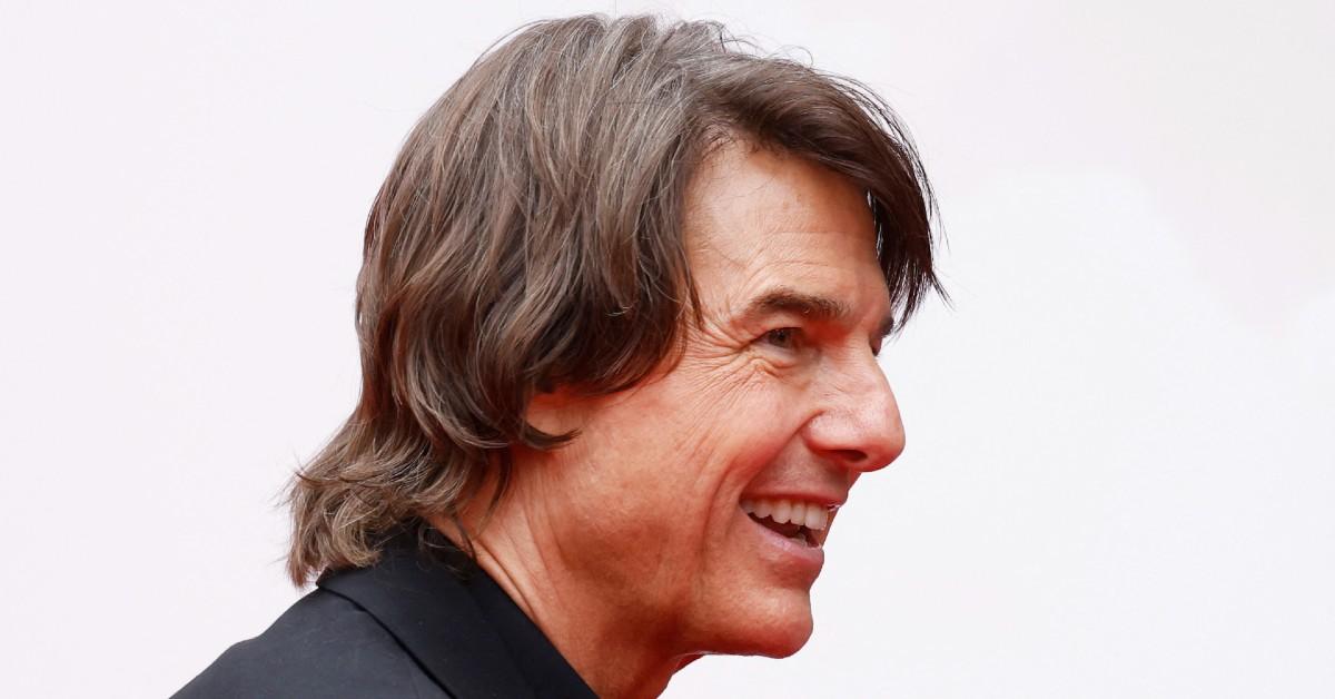 tom cruise secret campaign knighthood royal family david beckham