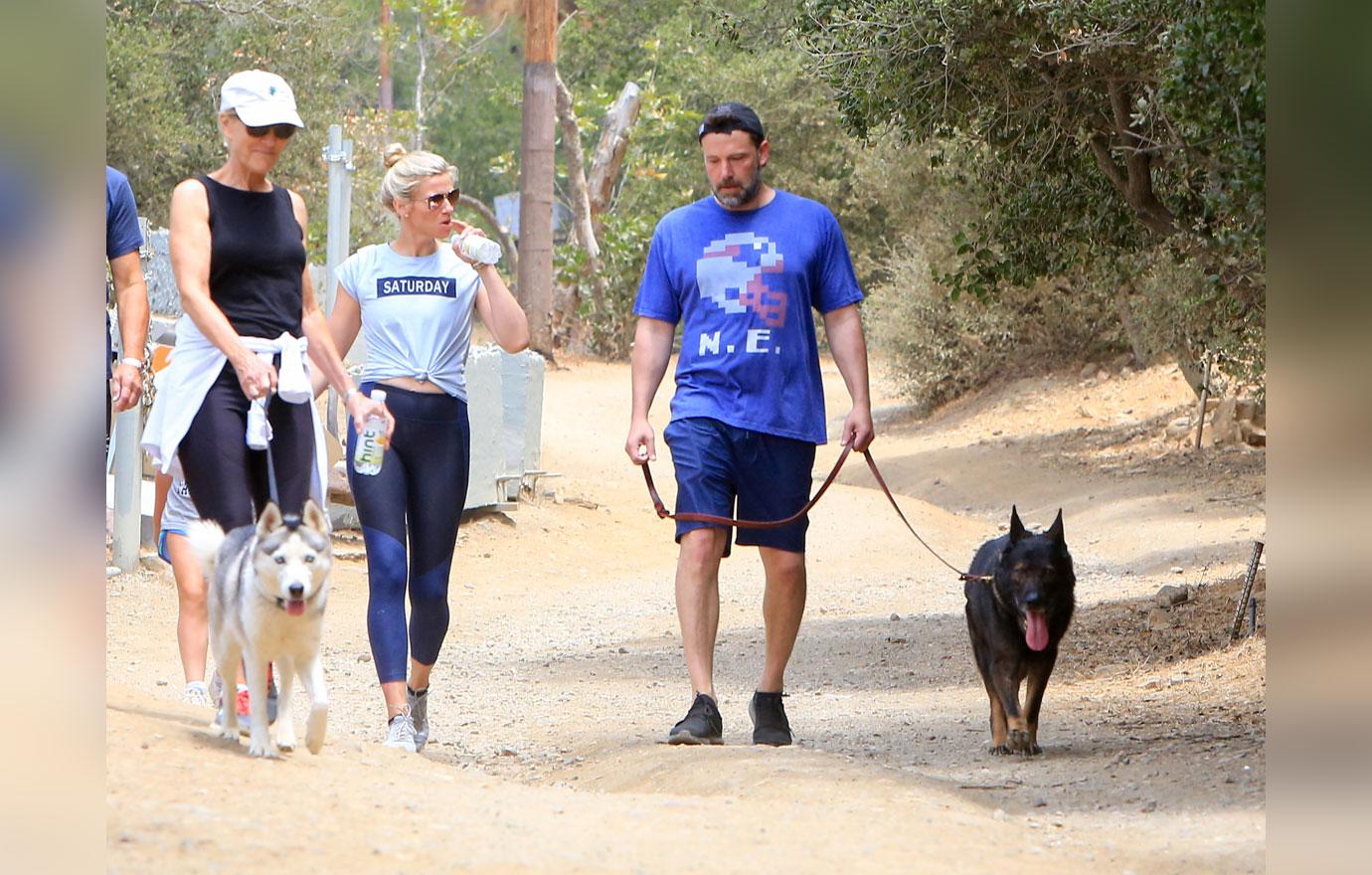 Ben Affleck Lindsay Shookus Walk Dogs