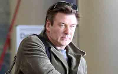 //alec baldwin twitter airline