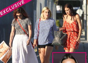 //demi moore daugthers worried relapse