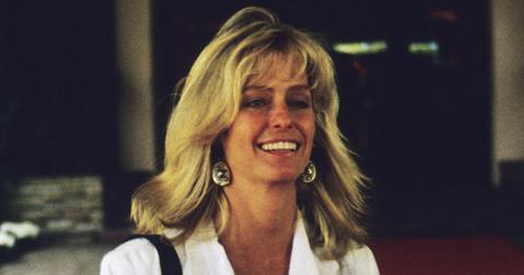 farrah fawcett allegedly cheated on ryan oneal in the late s