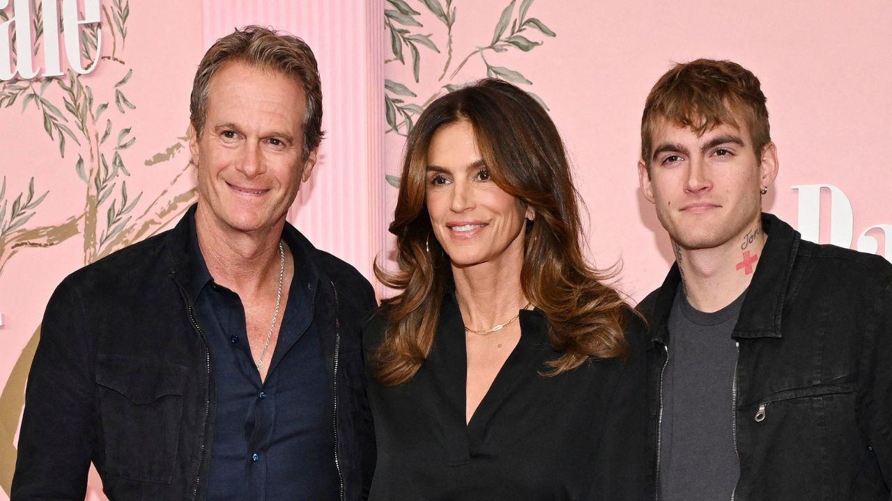 picture of Cindy Crawford, presley Gerber and Rande Gerber