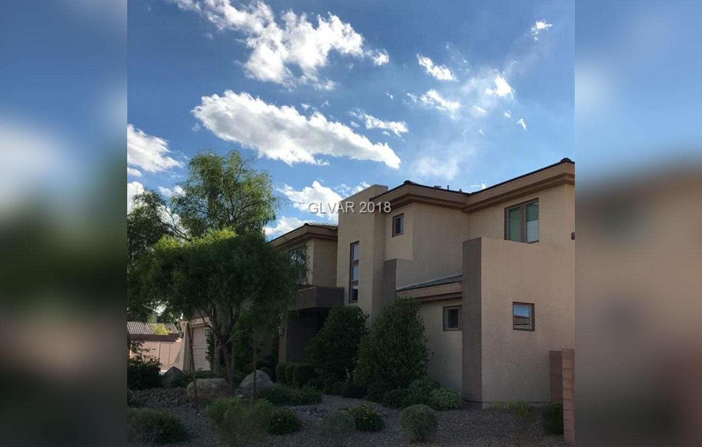 Kody Brown’s Wife Janelle’s Las Vegas Home For Sale Amid Arizona Move