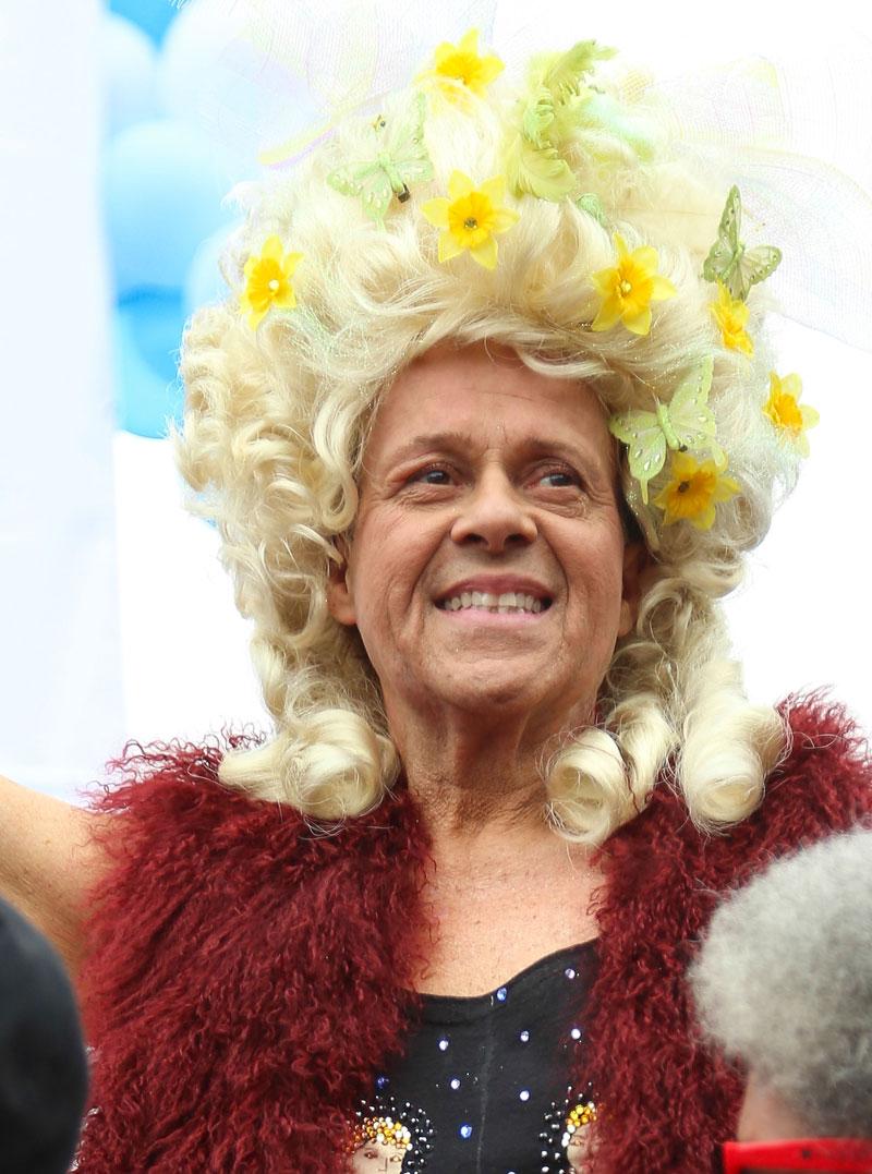 Richard Simmons Public Dressed Woman