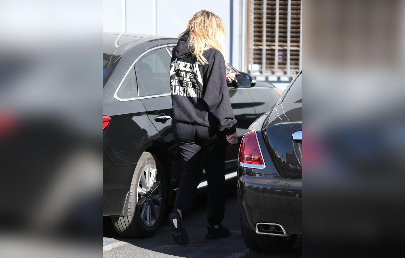 khloe kardashian butt deformed pregnancy problems