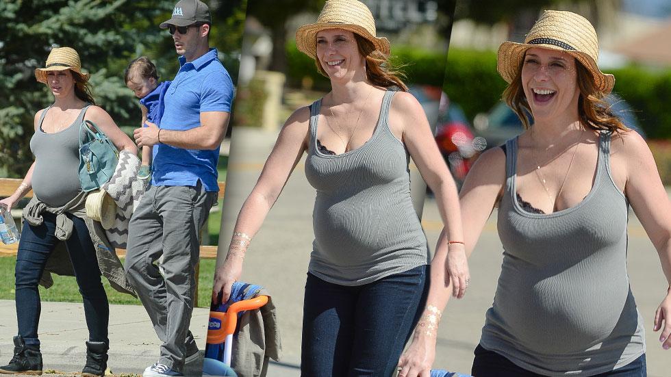 Jennifer Love Hewitt Pregnant Tank Top