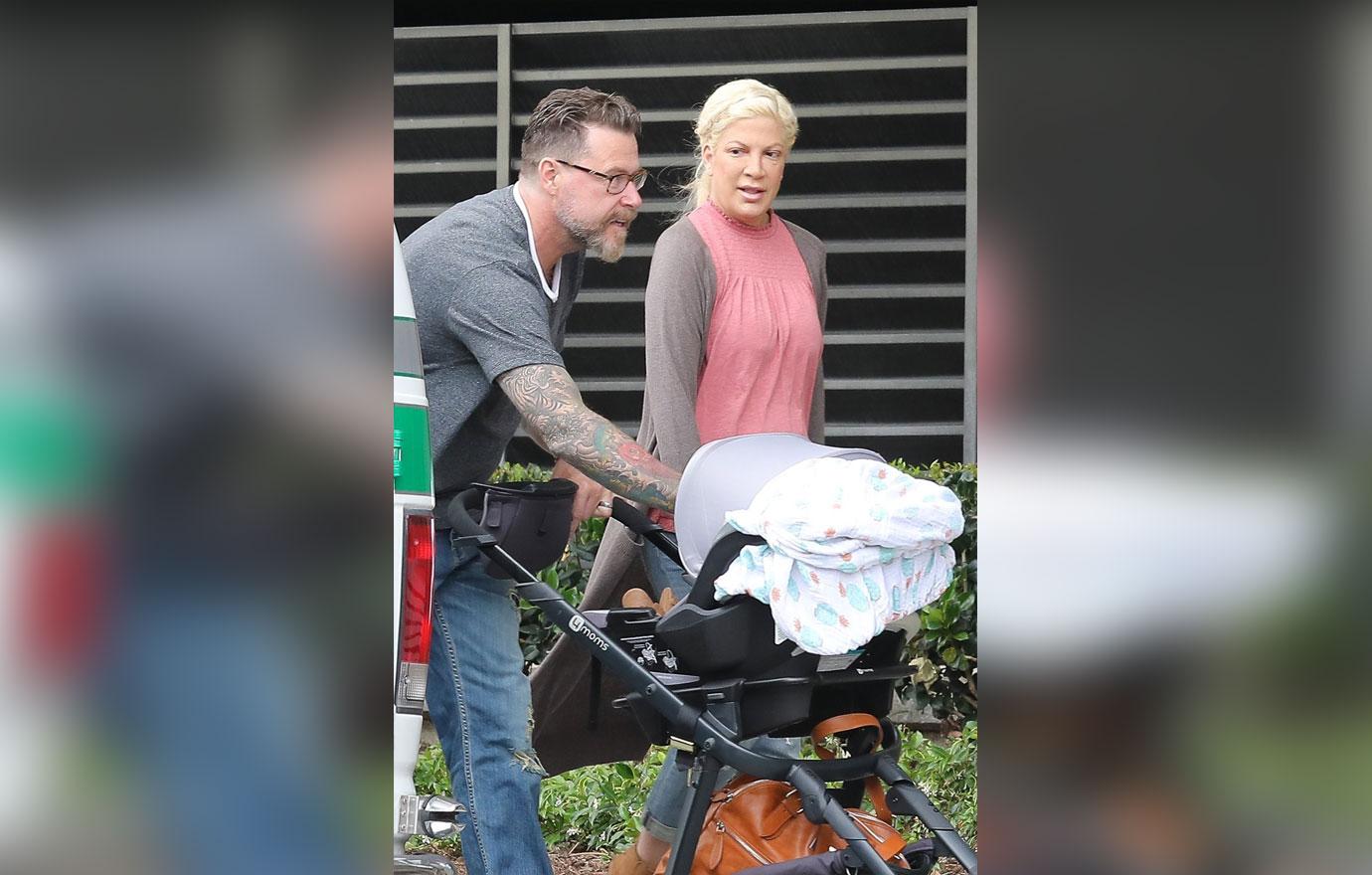 tori spelling demand dean mcdermott job lazy feud financial crisis