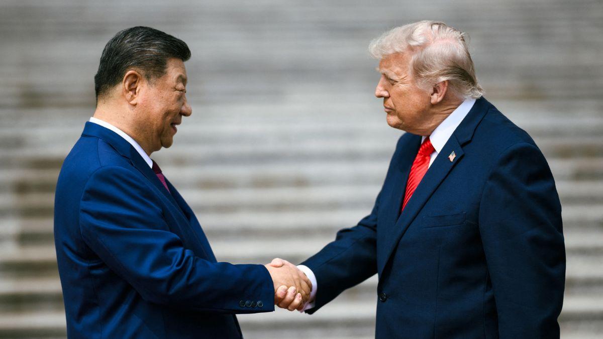 Photo of Donald Trump and Xi Jinping