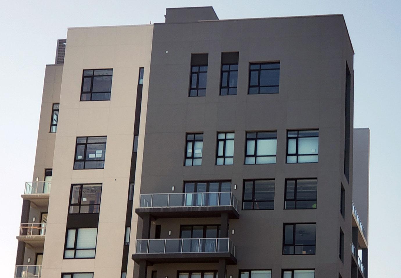 //Tom Cruise Covers Up Windows In Creepy Scientology Lair