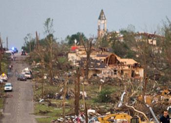 //tornado damage getty images