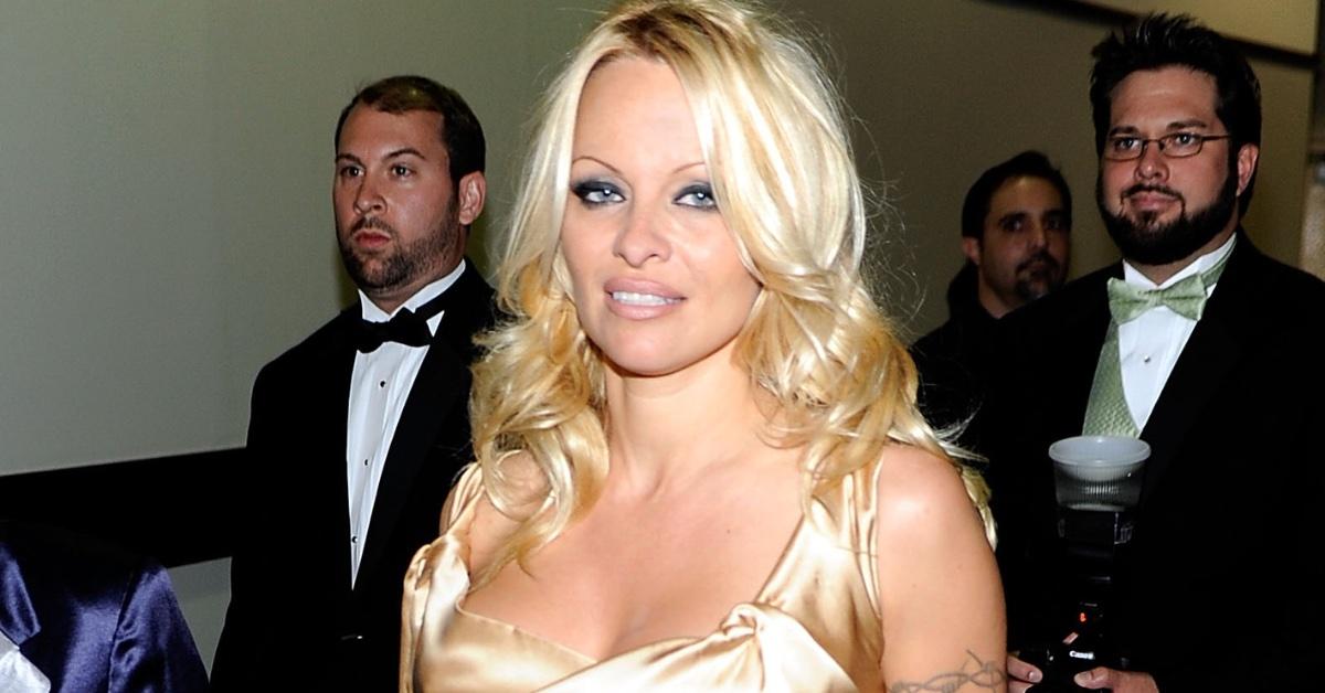 Pamela Anderson's Short-Lived Husband Jon Peters Leaves Her $10 Million In  Will