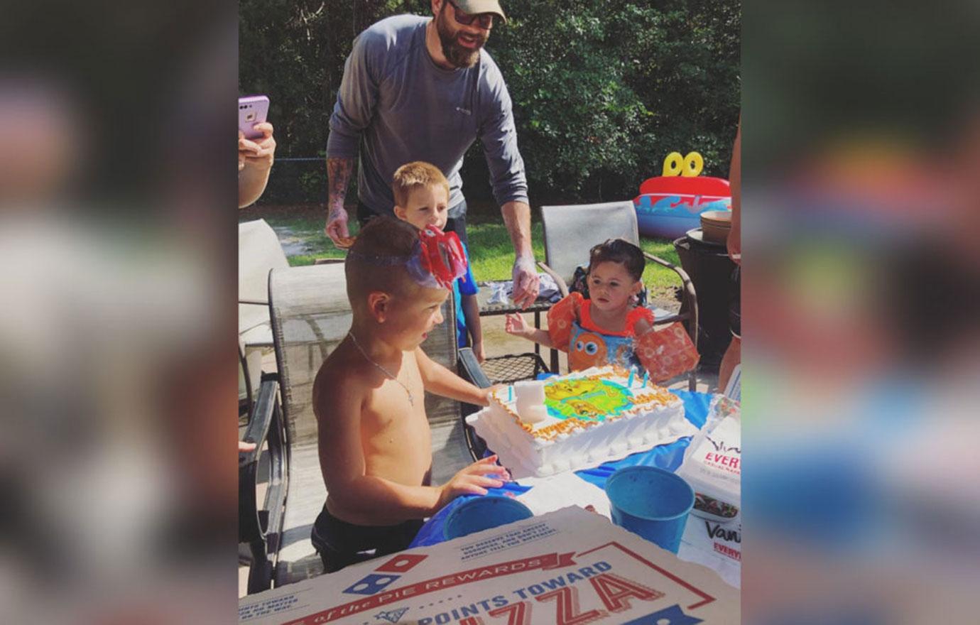 Jenelle Evans' Cildren Along With Husband David Playing At Birthday Party