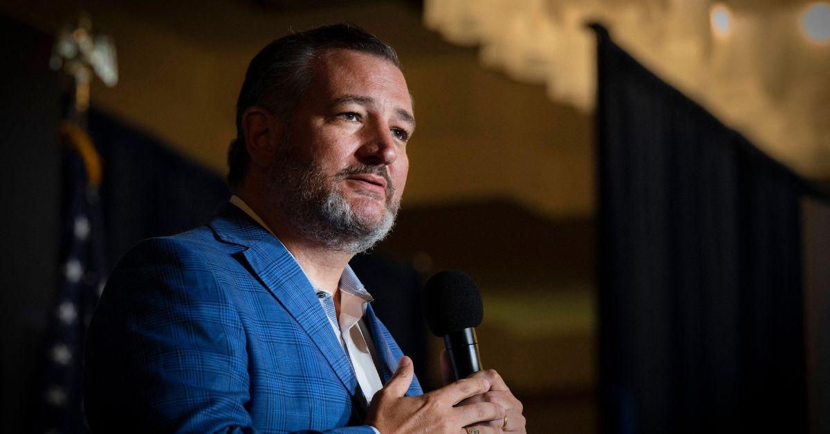 Ted Cruz Confronted On Plane & Asked To Name Uvalde Shooting Victims