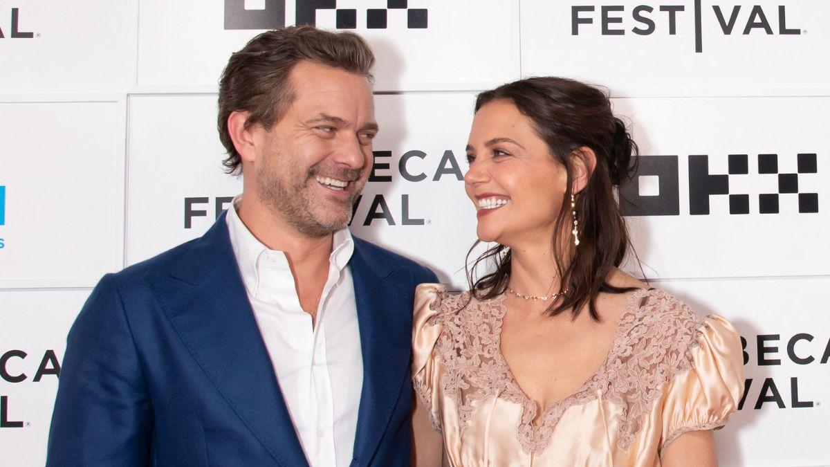 picture of Katie Holmes and Joshua Jackson