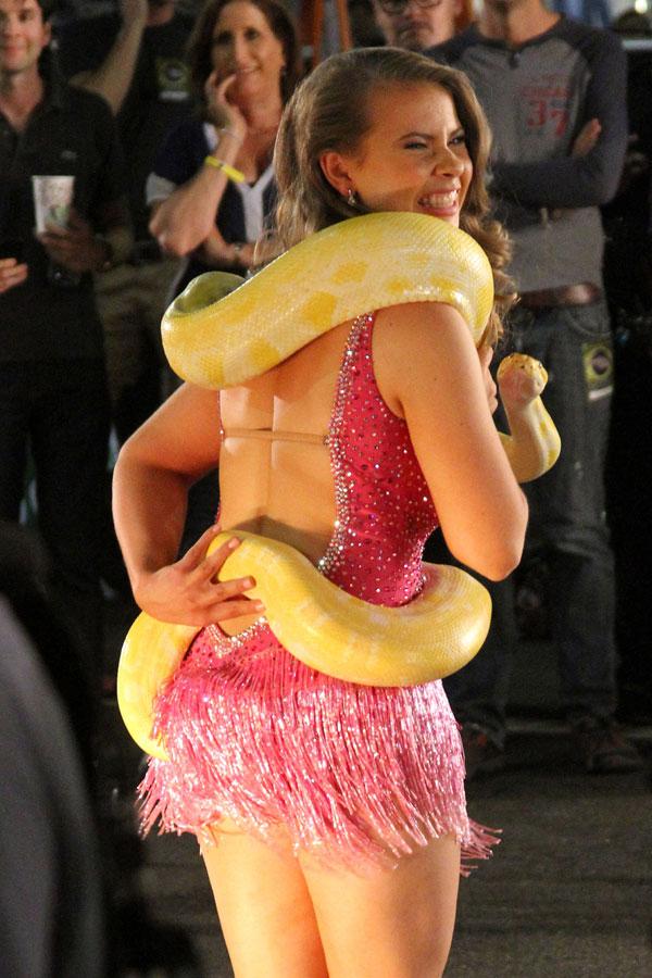 Bindi Irwin Dancing With The Stars Snake