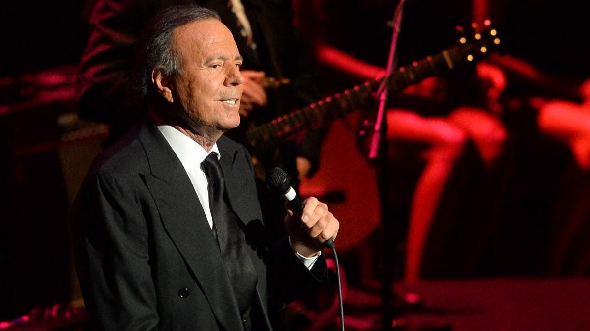 Photo of Julio Iglesias